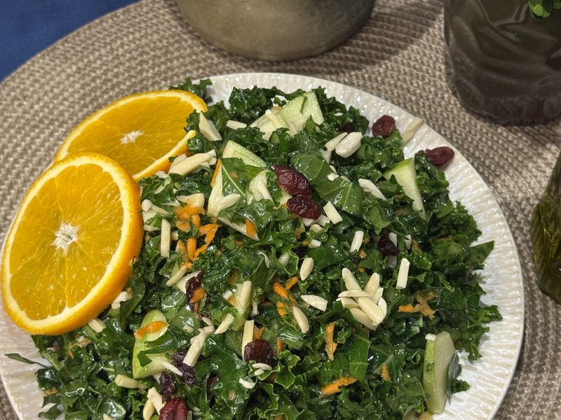 Kale Salad (16 OZ)